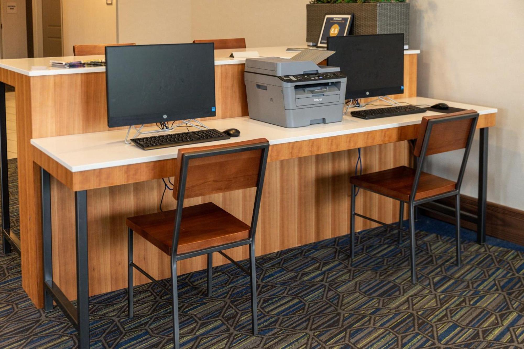 Holiday Inn Express - Grand Island By Ihg Exterior photo